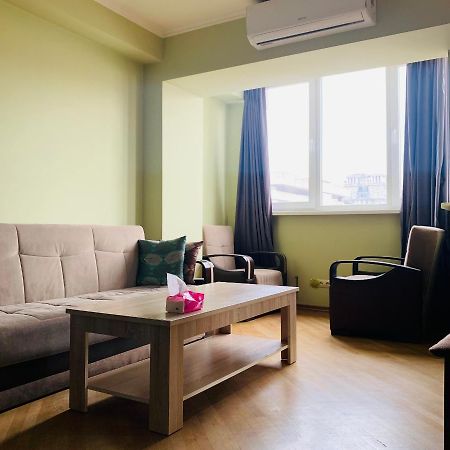 Cozy Apartment Near Republic Square เยเรวาน ภายนอก รูปภาพ